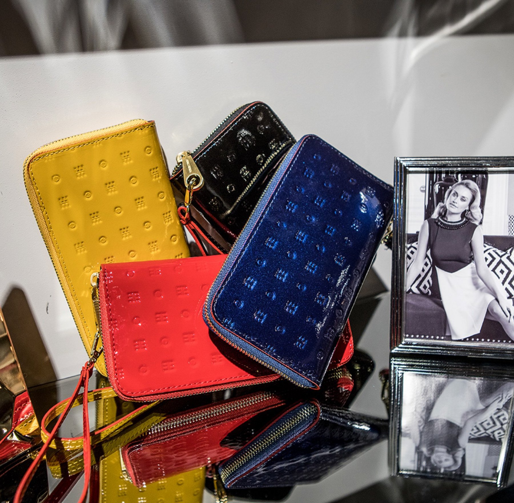 Брендовые кошельки в каталоге магазина R-BAGS