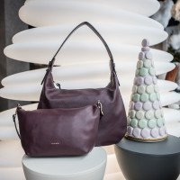 Сливовые сумки