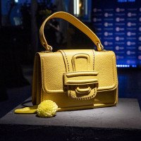 Желтые сумки