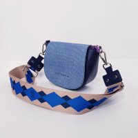 С широким ремнем С широким ремнем