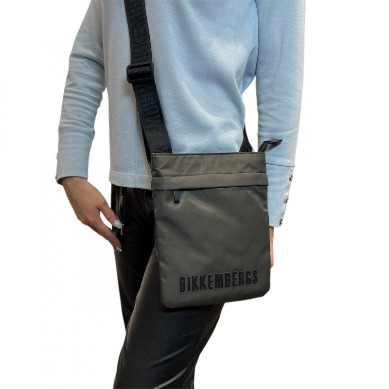 Сумка мужская Bikkembergs BKBO00883T GREEN Сумка мужская Bikkembergs BKBO00883T GREEN